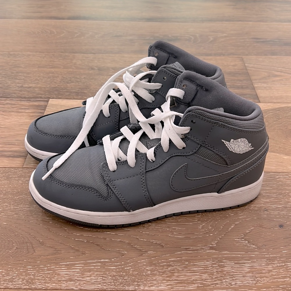 Nike Air Force Sneakers